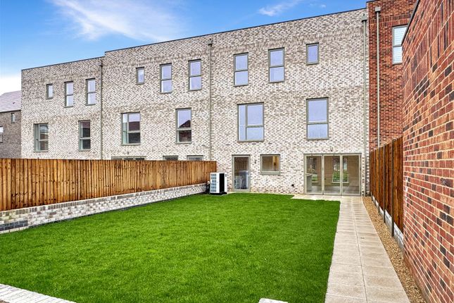 Town house for sale in Titch Street, Cambridge