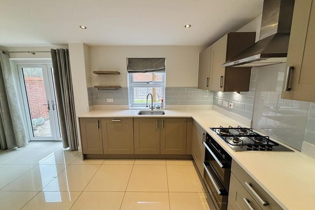 9, WOODLANDS VIEW, NEWBURY photo 4