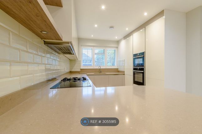 Bromet Close, Nascot Wood, Watford photo 5