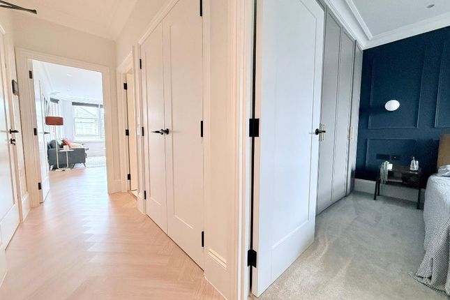 9, Rosemont Road, London photo 4