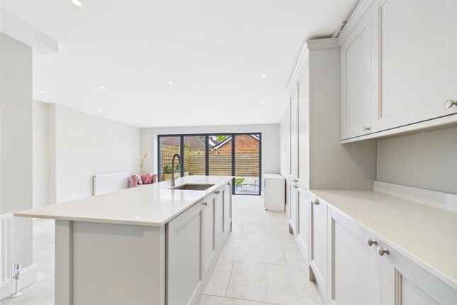 62, Dennis Road, East Molesey photo 3
