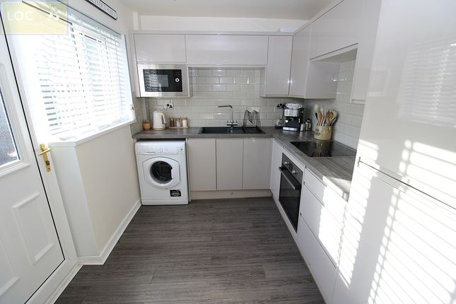 2 Bradwell Walk, Flixton photo 5