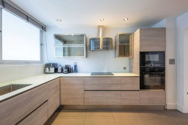 77D, Belsize Lane, London photo 4
