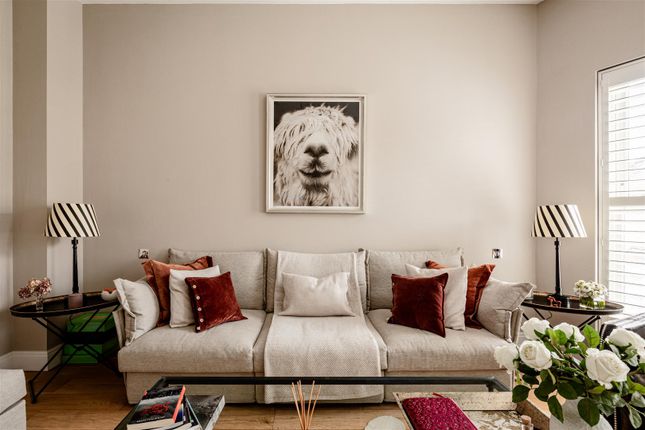 9, Gayford Road, London photo 2