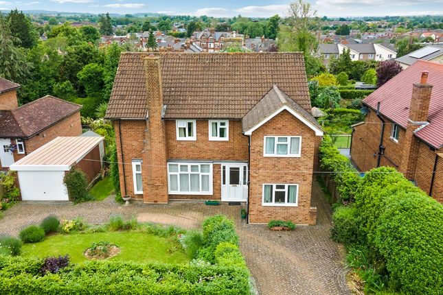 Thumbnail Detached house for sale in Benslow Rise, Hitchin
