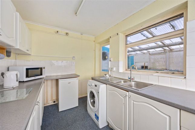 16, Milton Close, West Sussex photo 3