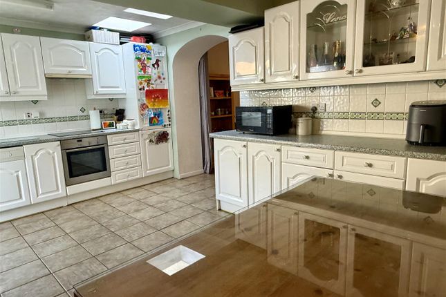 5, Greenfield Terrace, Llanelli photo 2