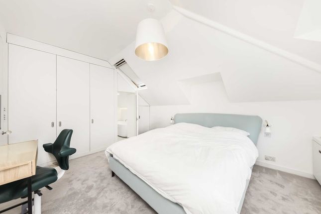 Flat for sale in Mowbray Road, Mapesbury, London