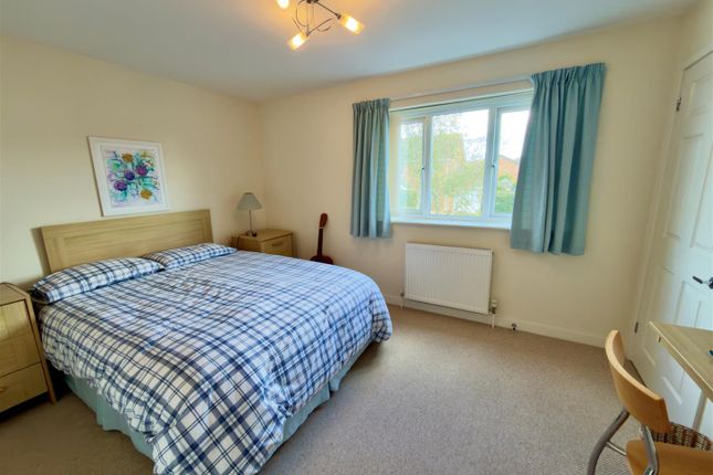 7 Ruddington Court, Orchard Close, Freshwater photo 4