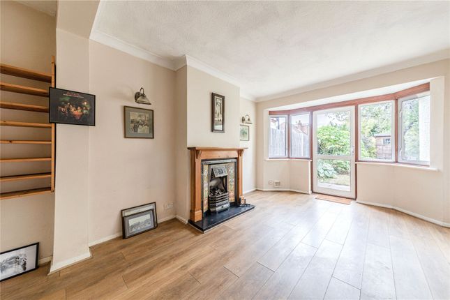 4, Florence Avenue, Addlestone photo 4