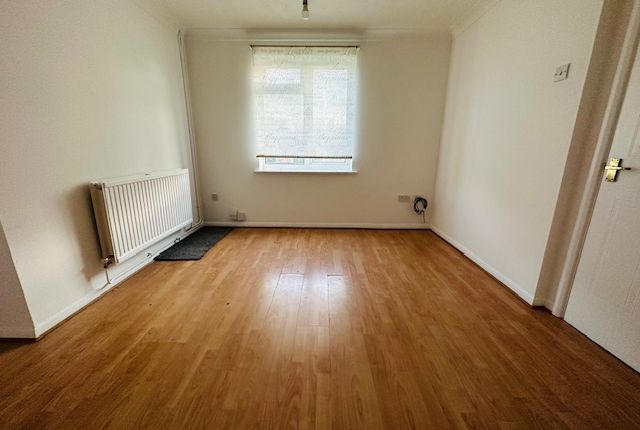 14, Colwell Rise, Luton photo 3