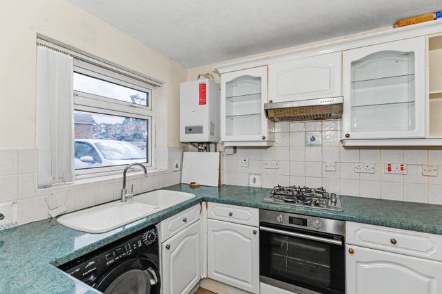 30, Yewtree Court, Northampton photo 5