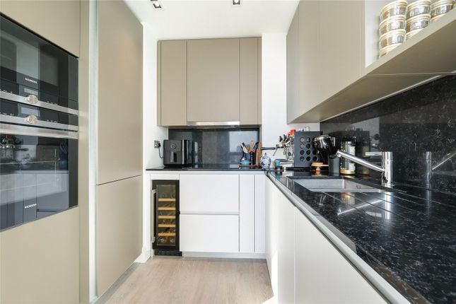 123 Carrara Tower,, 250 City Road, London photo 4
