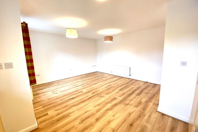 71, Mereside, Huddersfield photo 4