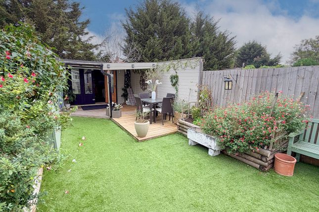 129, Bramblewood Close, Carshalton photo 4