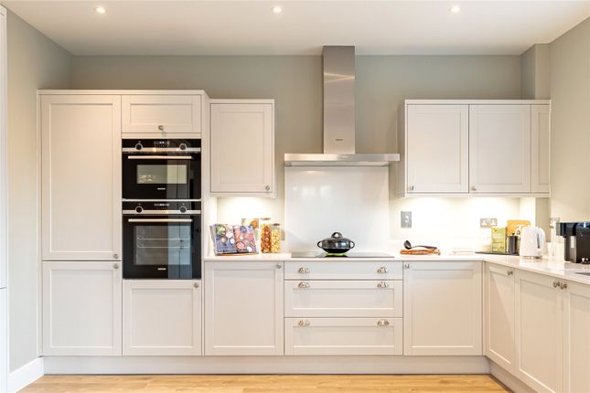 12, Lilly Wood Lane, Thatcham photo 3