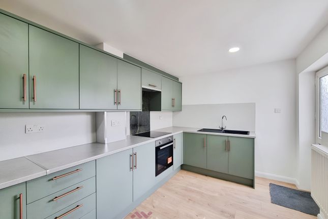 Thumbnail End terrace house to rent in Daw Lane, Bentley, Doncaster