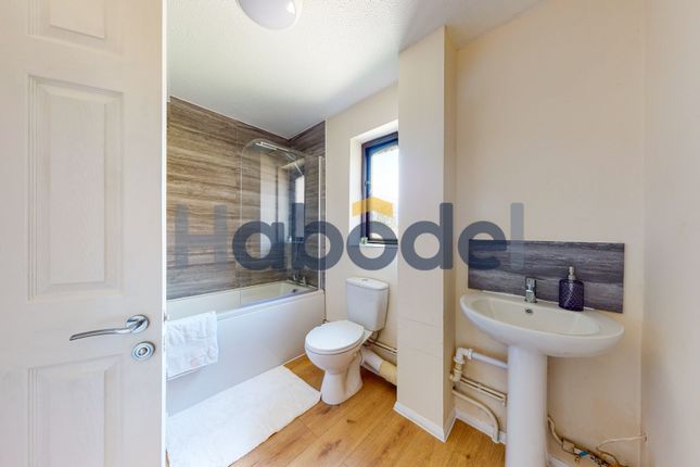 9 The Paddocks, Ipswich photo 3