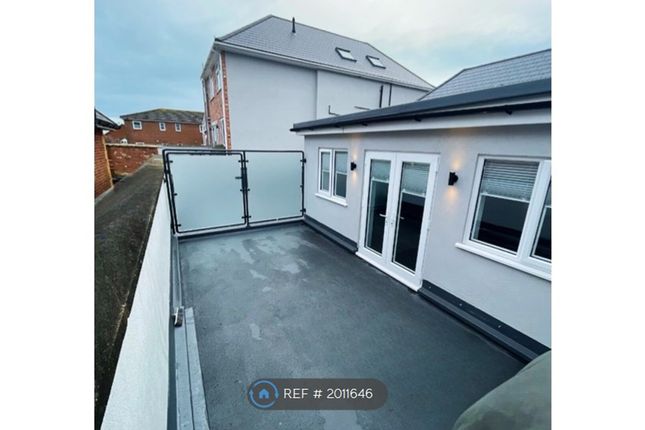 Thumbnail Flat to rent in Cheriton Road, Folkestone
