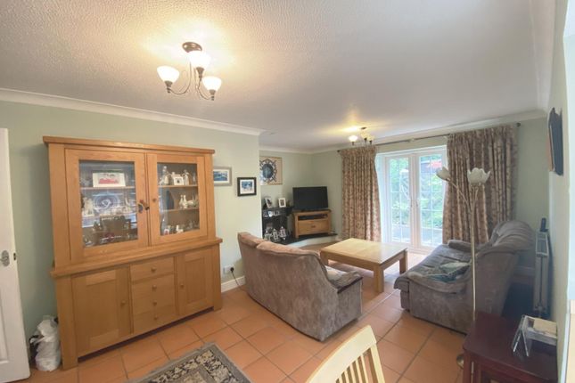8, Kildonan Close, Watford photo 3
