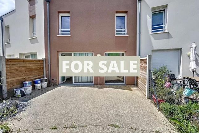 Town house for sale in Herouville-Saint-Clair, Basse-Normandie, 14200, France