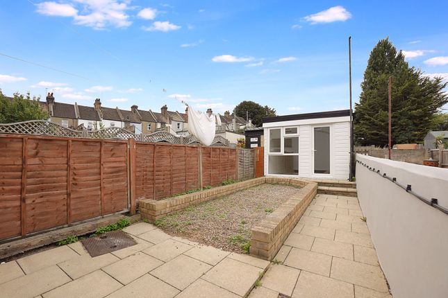 6, King Edward Road, Greenhithe photo 4