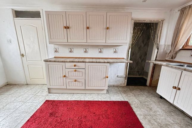 22, Dwyfor Road, Cymmer photo 4
