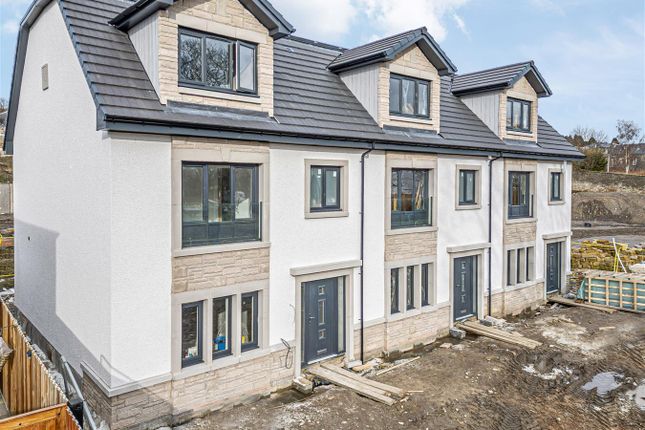 Town house for sale in The Gatehouse Courtyard, Leys Park Road, Dunfermline