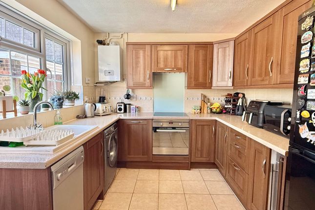 15 Capella Gardens, Southampton photo 4