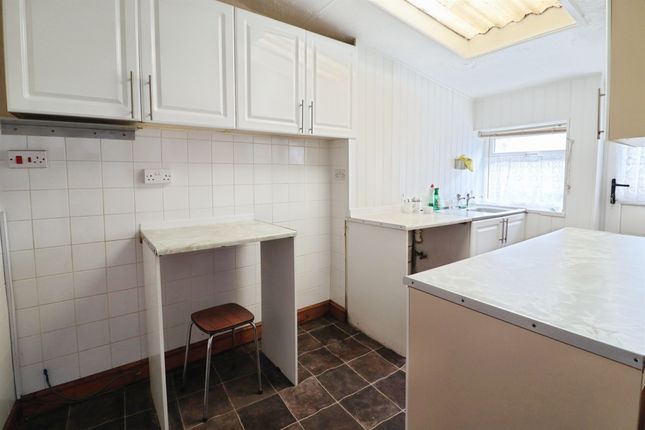 98, Coedpenmaen Road, Pontypridd photo 2