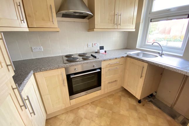 47, Smallthorn Place, Swadlincote, Derbys photo 2