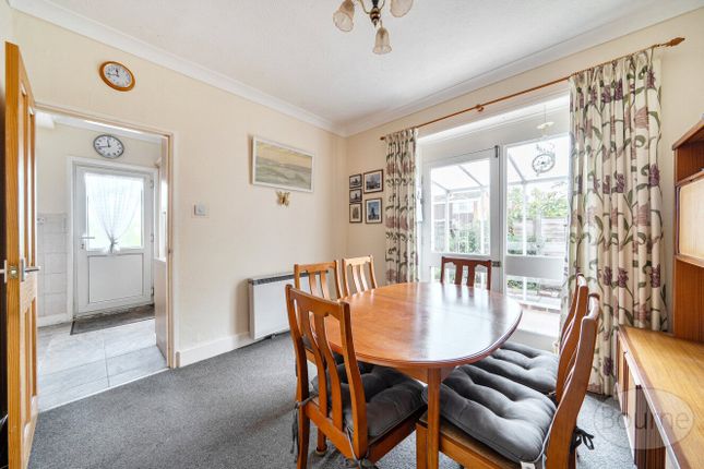 9, Bardsley Drive, Farnham photo 4