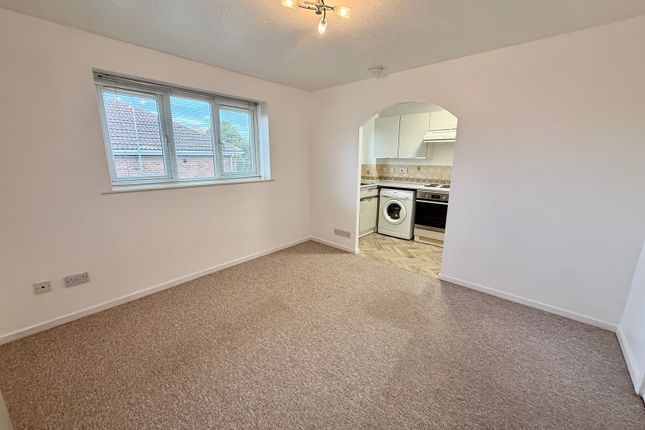 9, Basildon photo 4