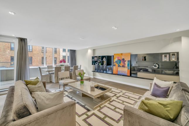 Flat for sale in Thayer Street, London