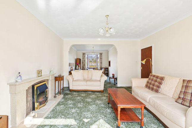9 Balmoral Drive, Glasgow photo 4