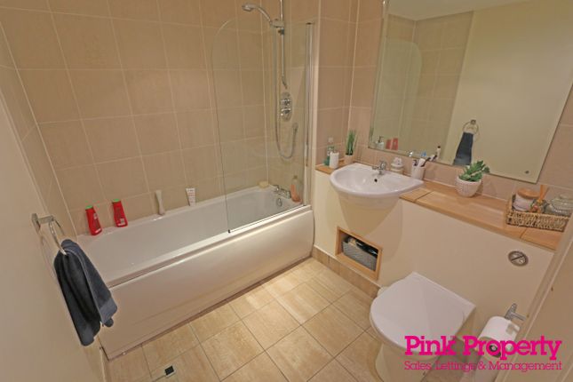 Flat for sale in High Street, Hull