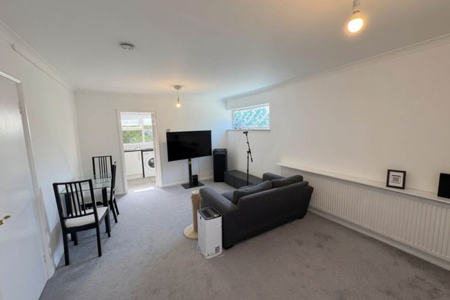 Sherland Court, Off The Dell, Radlett photo 3
