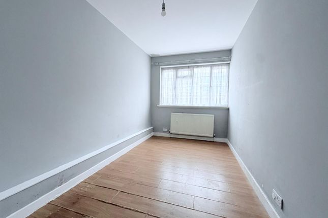 98a, Victoria Road, Ruislip photo 4