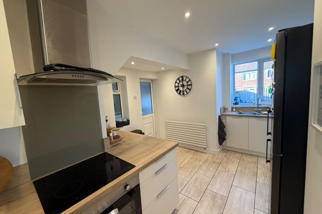 Highfield Place, Castleford photo 2
