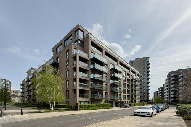 Flat 95 Harrington Court, Coster Avenue, London photo 3