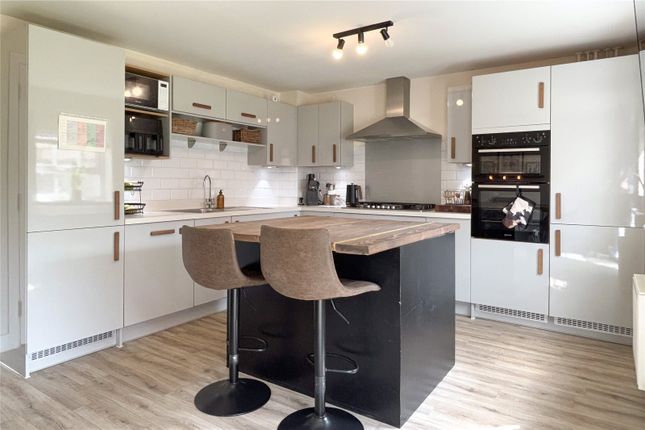 1, Chapperton Close, Westbury photo 3