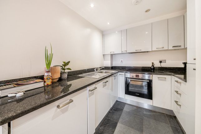 Flat 9, 30, Streatham Place, London photo 4