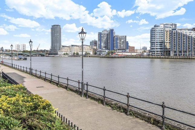 Studio flat on Watermans Quay, William Morris Way, Parsons Green Fulham, London, £3,850/mo