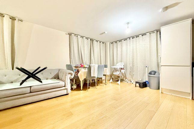 Flat 803, Charter House 450, High Road, Ilford photo 5