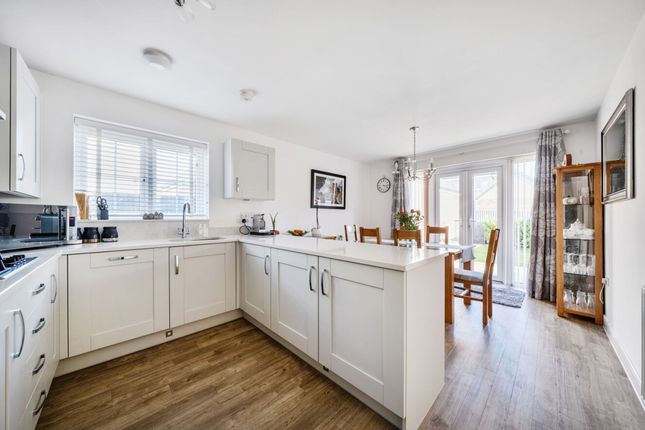 21 Colliers Gardens, Bristol photo 3