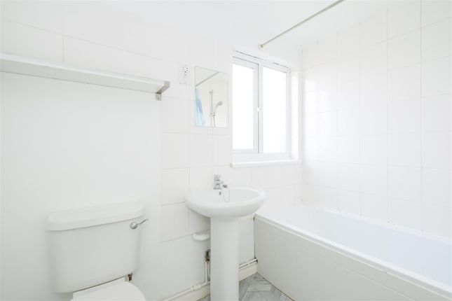 Property to rent in Stoneycroft Road, Woodford Green