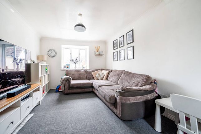 2 bed maisonette for sale in Friary Court, St Johns, Woking GU21