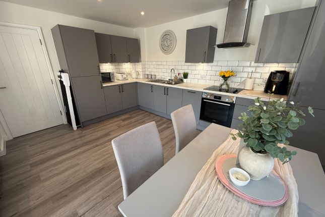 47, Duroco Court, Houghton Regis photo 2