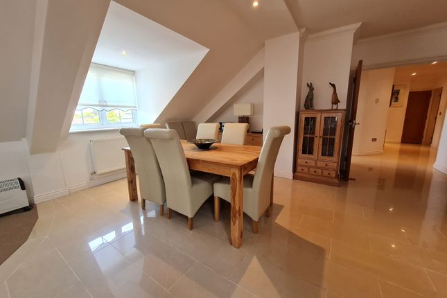 Apt 11, Sandown photo 3