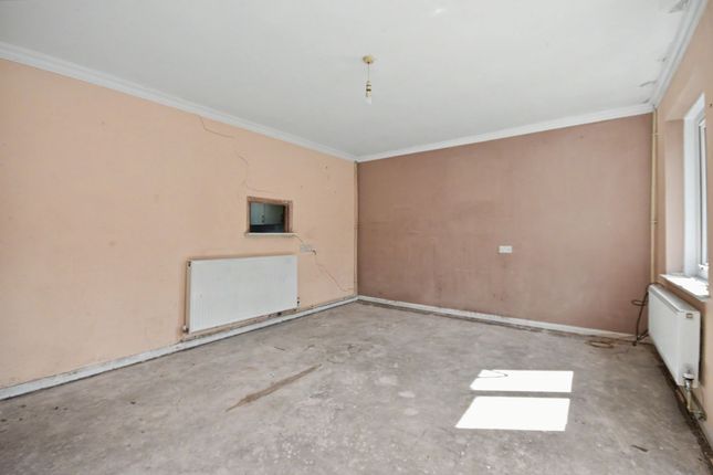 7 Higher Orchard, Martock photo 4